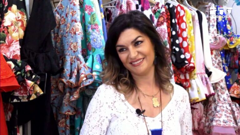 Complementos de Moda Flamenca: Elegancia en Volantes