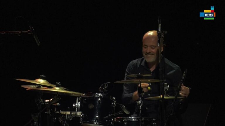 La magia del caj&oacute;n flamenco en eventos culturales