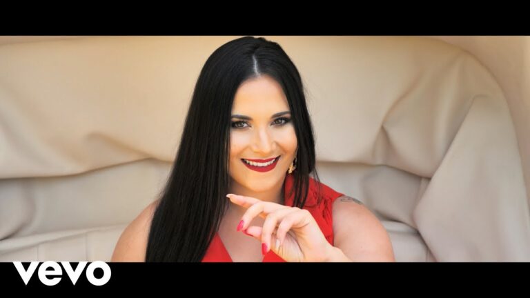 Elegancia y Ritmo: La Esencia de la Moda Flamenca y el Flamenco