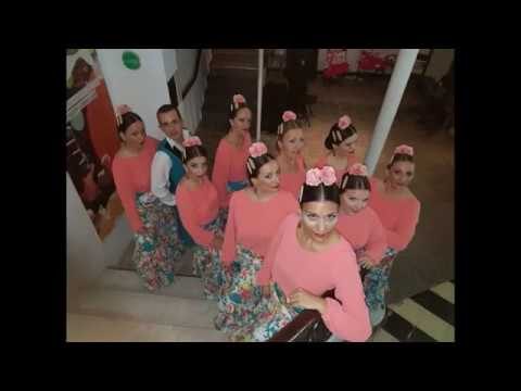 La Influencia Española en la Falda de Volantes Flamenco